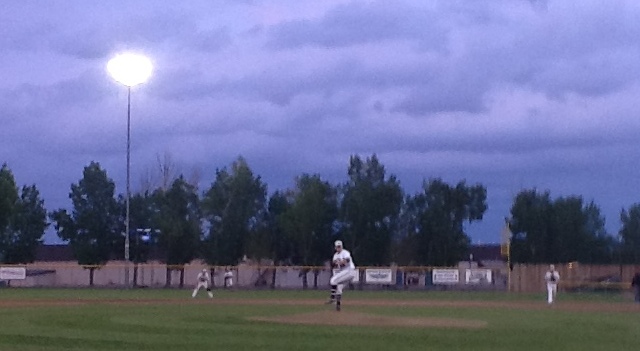 Jets start home tournament with win over the Elks!